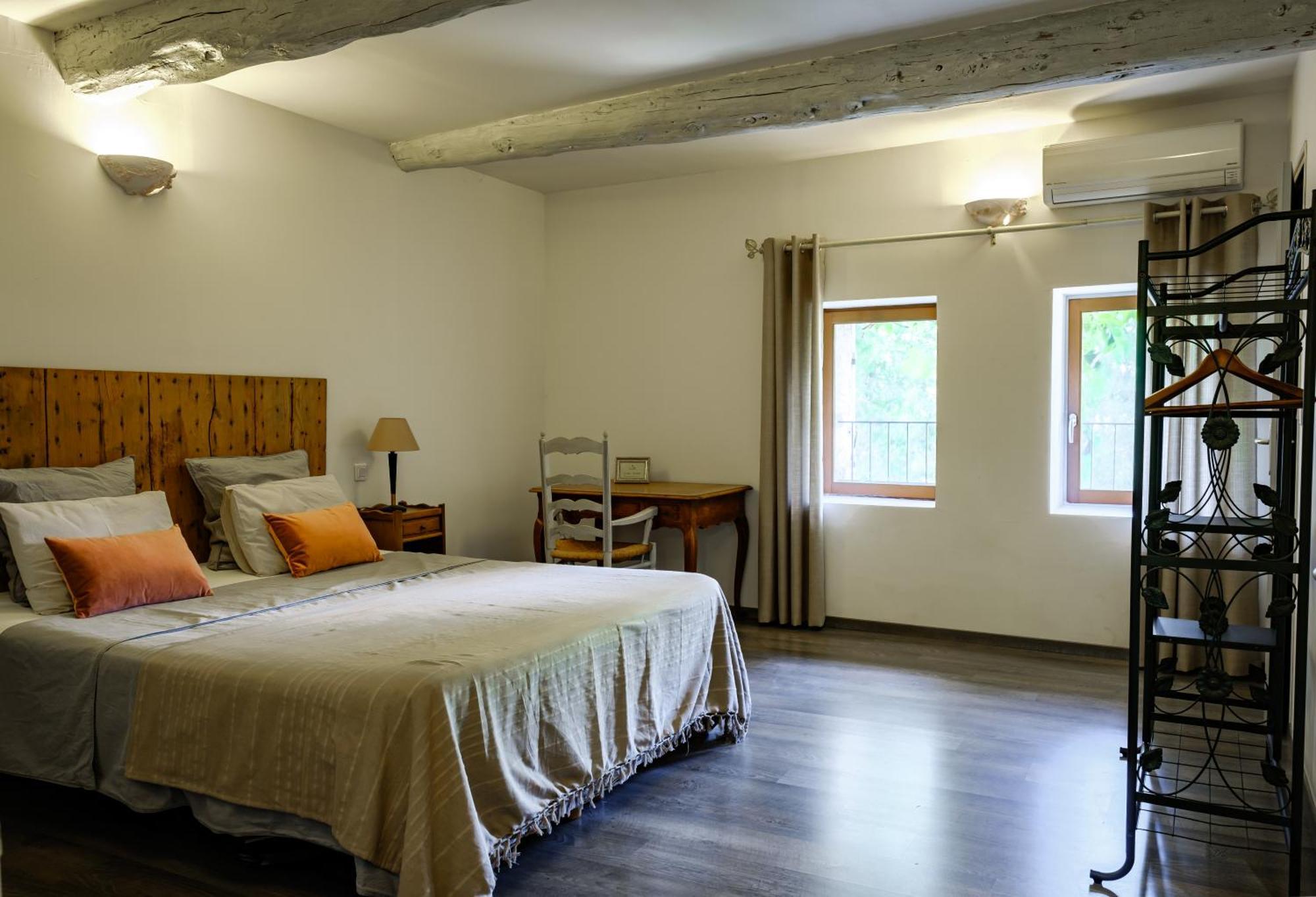 Mas D'Alaure B&B Verquieres Exterior photo